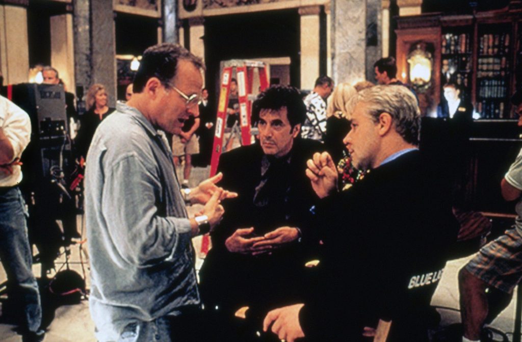 Michael Mann talks with Russell Crowe and Al Pacino on the set of The Insider (1999)