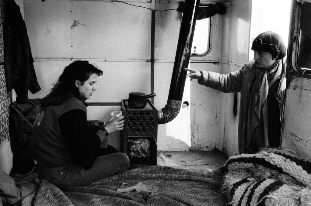 Sandrine Bonnaire and Agnès Varda making Vagabond (1985)