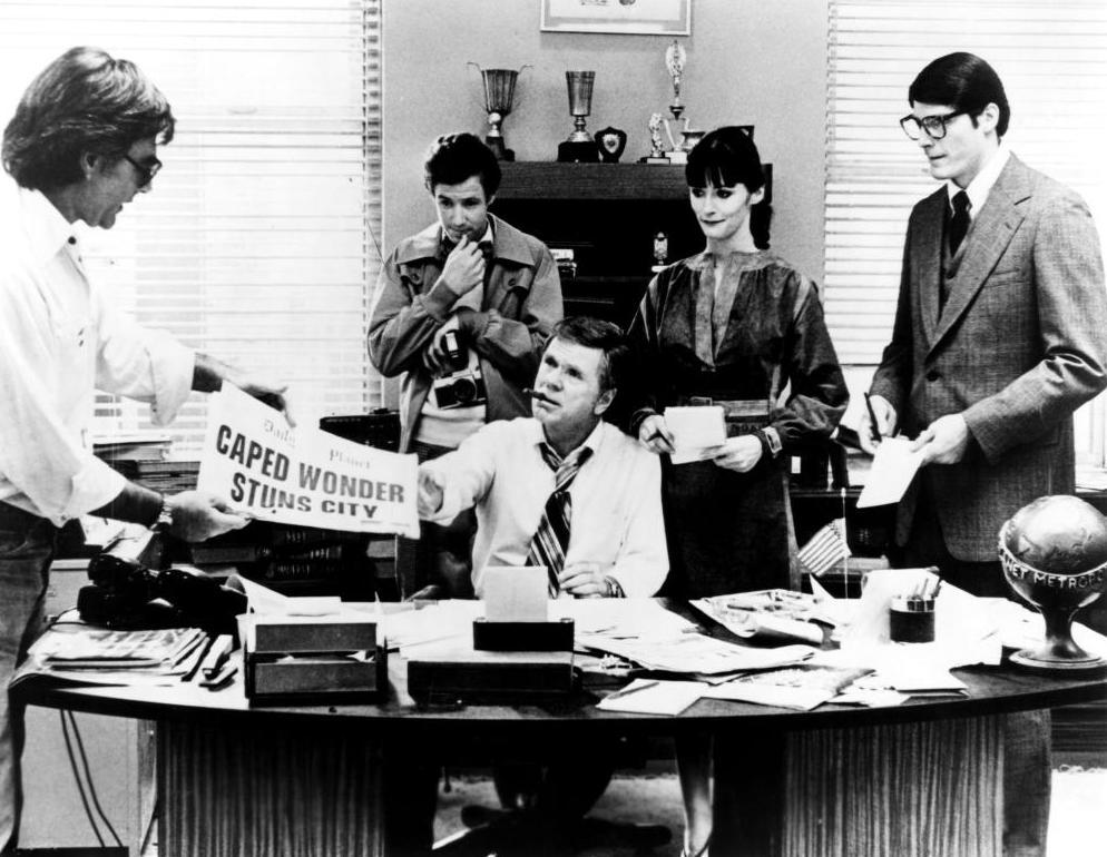 Richard Donner on set with Marc McClure, Jackie Cooper, Margot Kidder and Christopher Reeve during the filming of Superman (1978)