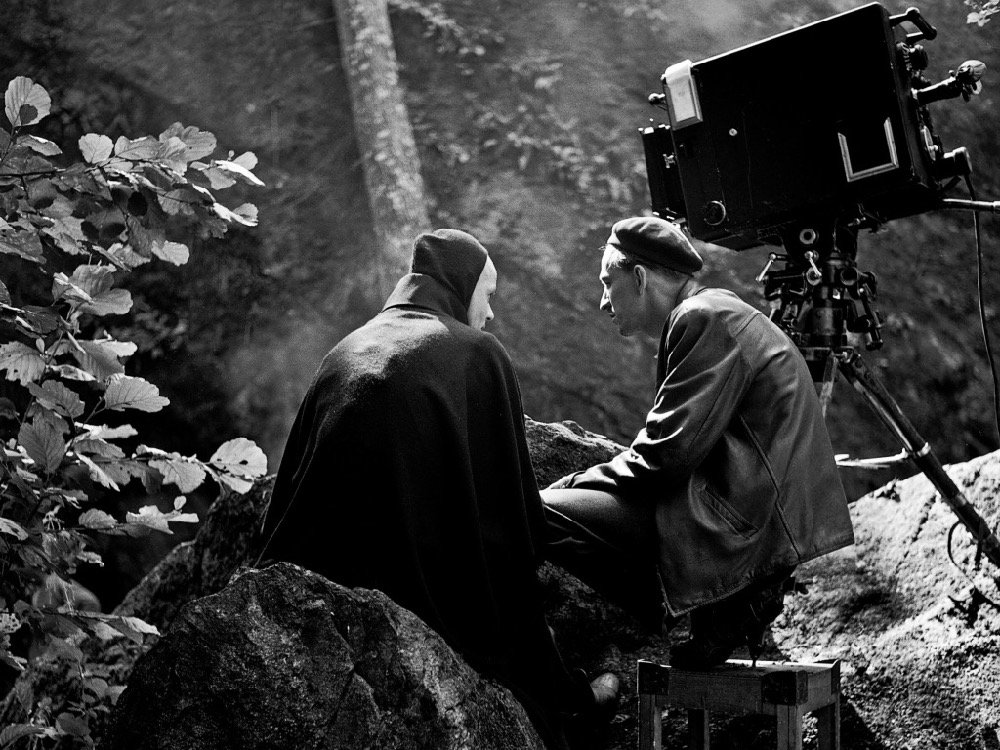 Bengt Ekerot and  Ingmar Bergman on the set of The Seventh Seal (1957)