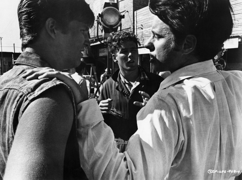 Jeff Bridges, Timothy Bottoms and Peter Bogdanovich during the filming of The Last Picture Show (1971)