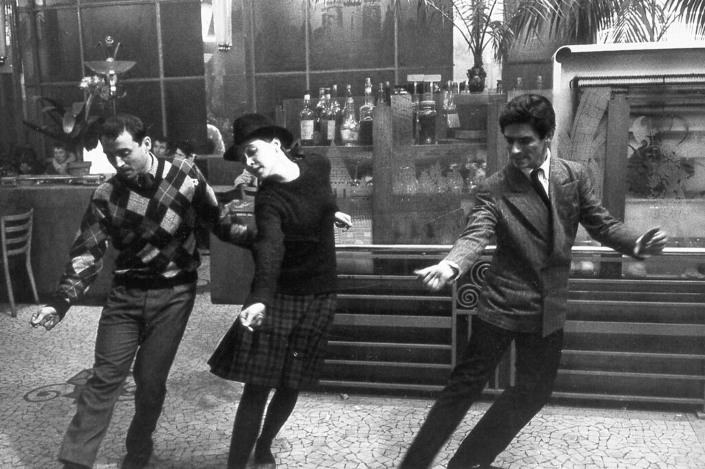 The cast of A Band of Outsiders (1964) directed by Jean-Luc Godard. 