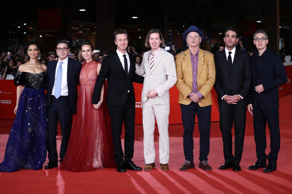 Wes Anderson with Edward Norton, Bill Murray and others on the red carpet