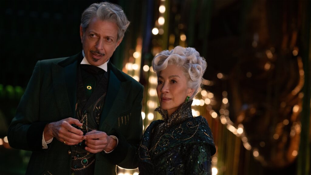 Jeff Golblum and Michelle Yeoh as the Wizard and Madame Morrible in Wicked (2024)