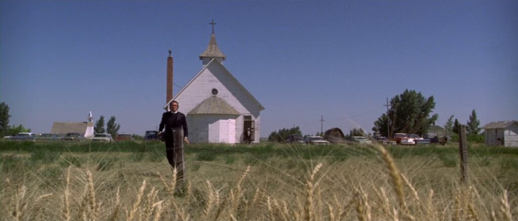 A shot from the opening scene of Thunderbolt and Lightfoot (1974)